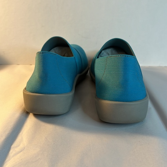 Clarks Teal Elastic Slip Ons - Picture 5 of 6